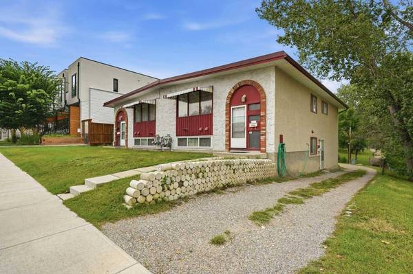 1612 24 AVE NW, Calgary, AB T2M 1Y6