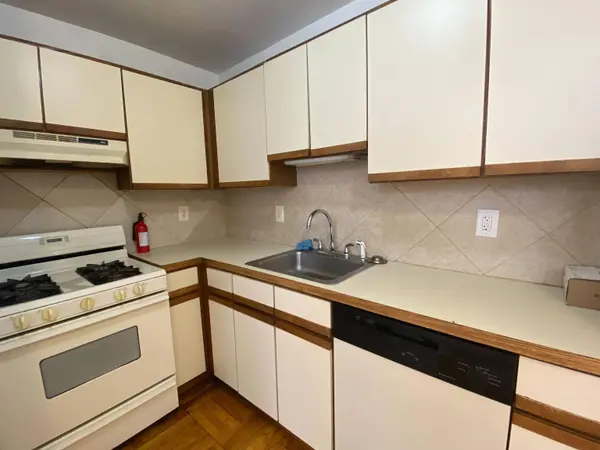 164 OGDEN AVE  #102, Jc Heights, NJ 07307