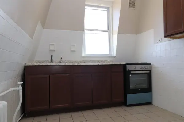24 GRAY ST ##3, Jc Journal Square, NJ 07302