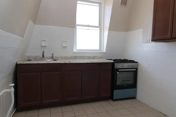 24 GRAY ST ##3, Jc Journal Square, NJ 07302