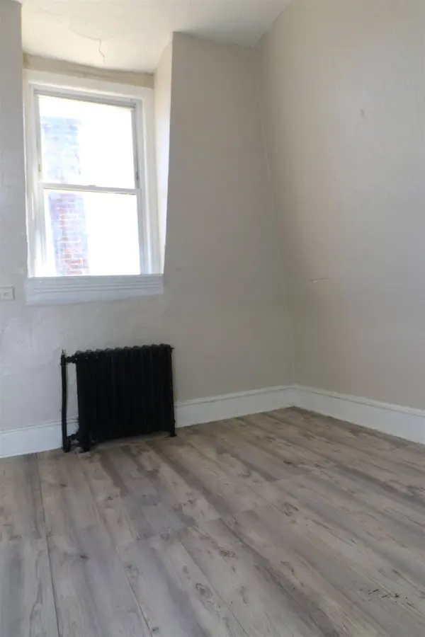 24 GRAY ST ##3, Jc Journal Square, NJ 07302