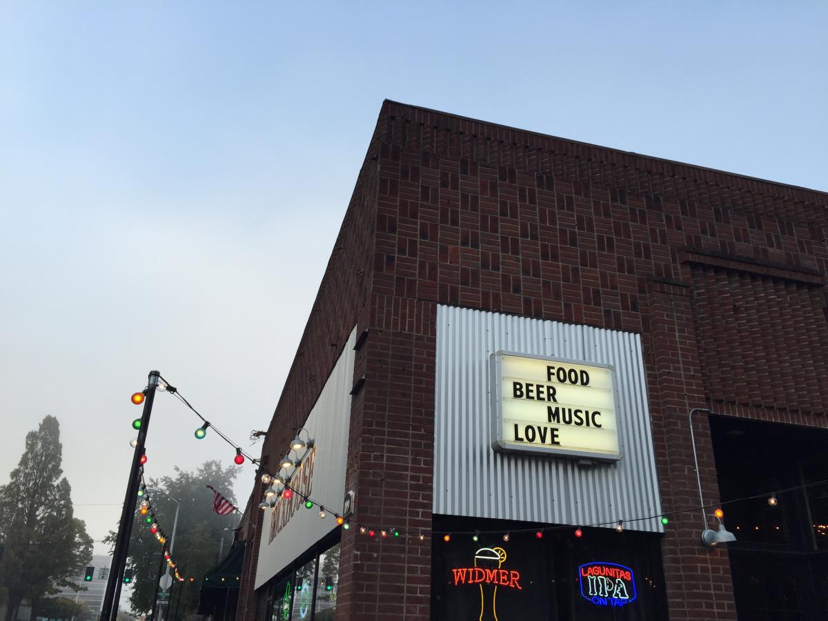 Brickhouse Bar & Grill