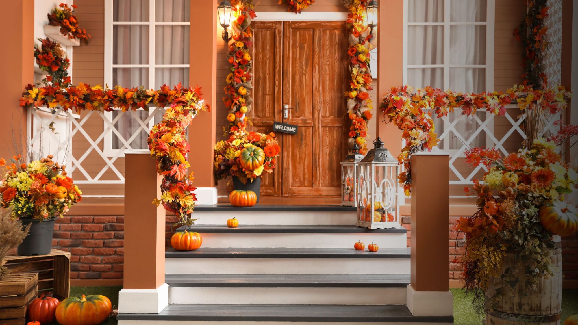 Seasonal Scents to Complete the Mood