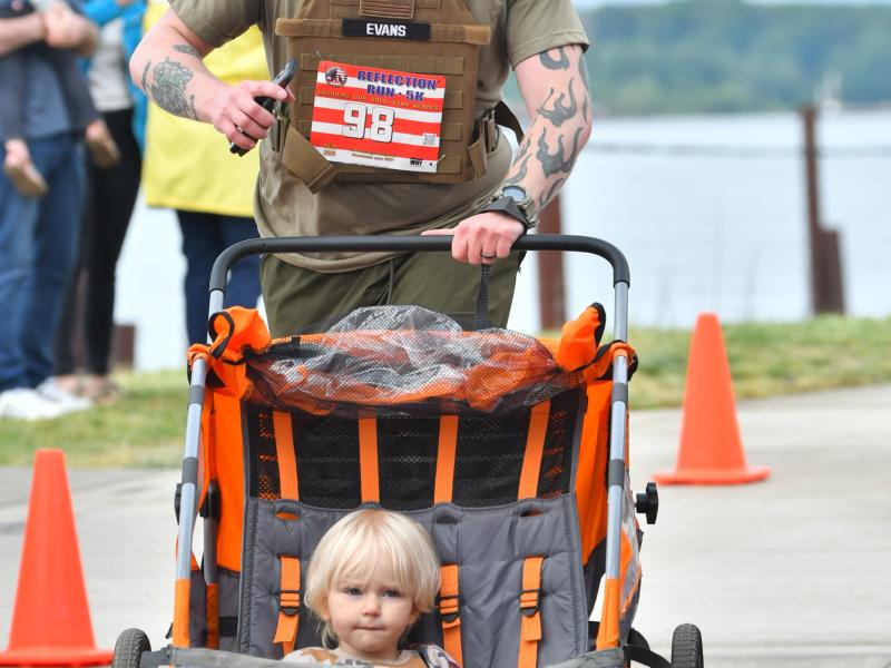 Runners participating in the Reflection Run along Washougal Waterfront