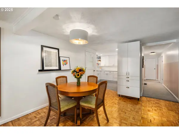 1112 NE 160TH AVE, Portland, OR 97230