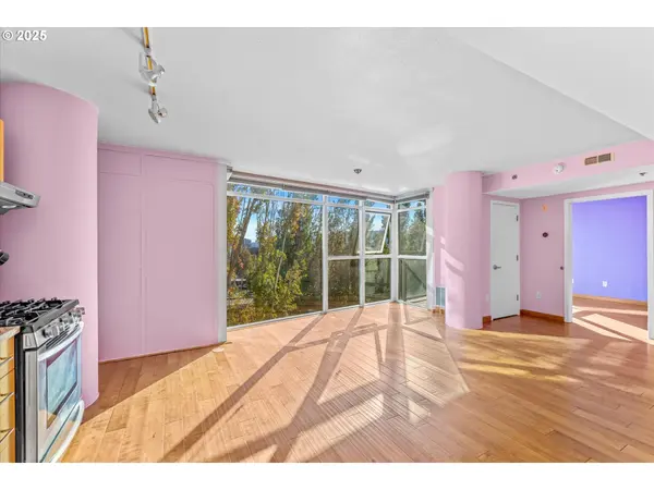 533 NE HOLLADAY ST #605, Portland, OR 97232