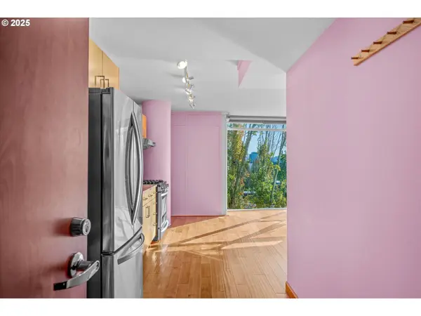 533 NE HOLLADAY ST #605, Portland, OR 97232