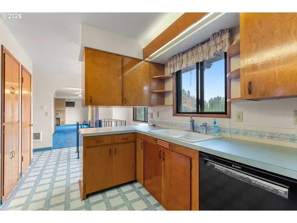 914 SE EVANS RD, Corbett, OR 97019