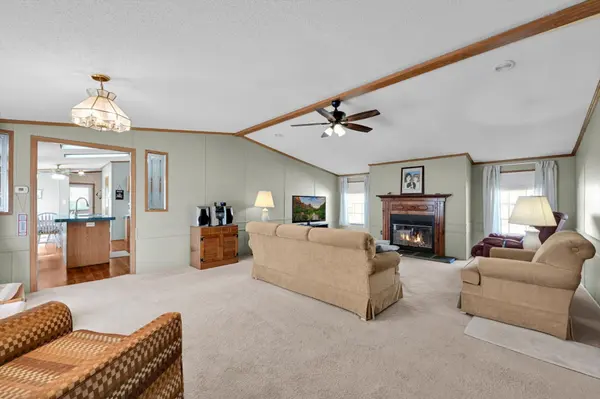 08-Living Area