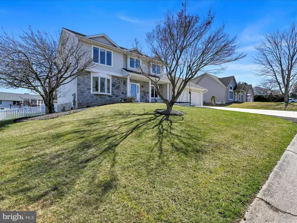 10 PALM LN, Lebanon, PA 17042