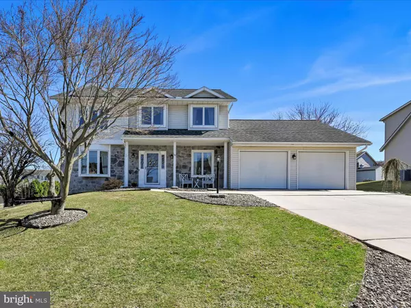 10 PALM LN, Lebanon, PA 17042