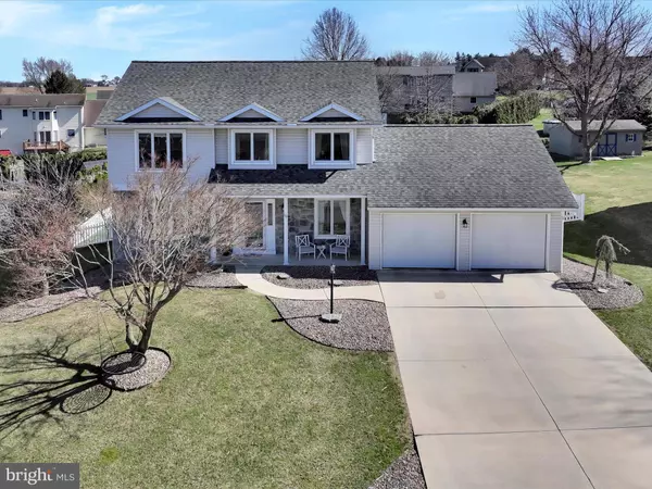 10 PALM LN, Lebanon, PA 17042