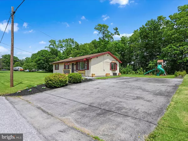 2410 ELIAS AVE, Lebanon, PA 17046