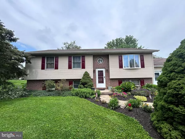 401 E ROSEBUD RD, Myerstown, PA 17067