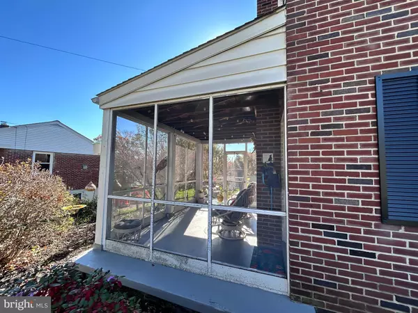 90 DELP RD, Lancaster, PA 17601