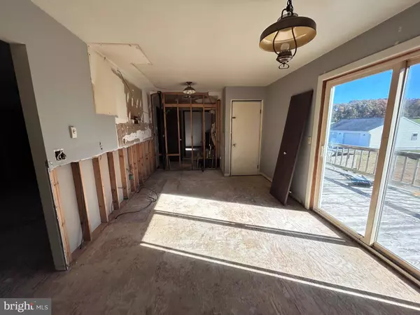 306 YEAGLEY RD, Myerstown, PA 17067