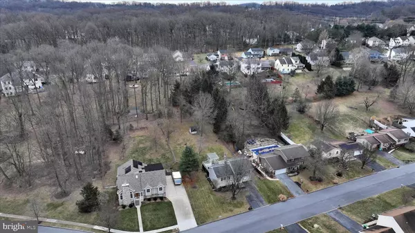 515 RANDALL CIR, Hummelstown, PA 17036