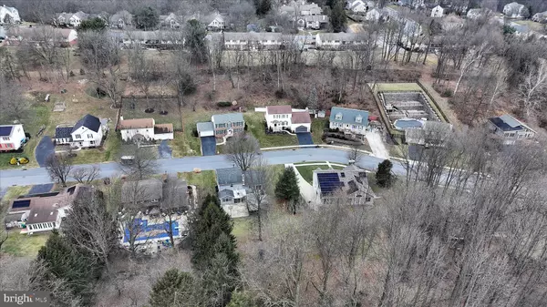 515 RANDALL CIR, Hummelstown, PA 17036