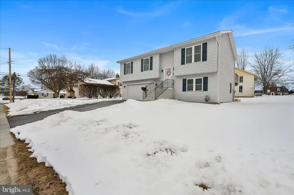 213 W MAPLE AVE, Myerstown, PA 17067