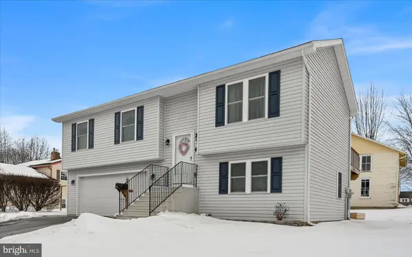 213 W MAPLE AVE, Myerstown, PA 17067