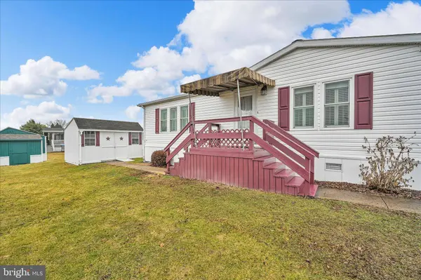 583 W CEDAR ST, Palmyra, PA 17078