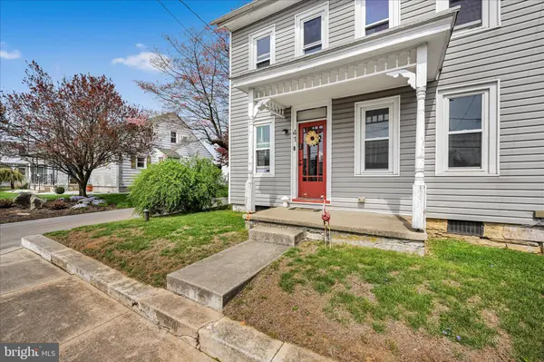 41 MEMORIAL BLVD, Newmanstown, PA 17073