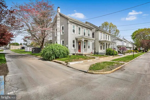 41 MEMORIAL BLVD, Newmanstown, PA 17073