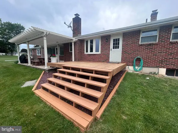 51 RACEHORSE DR, Jonestown, PA 17038