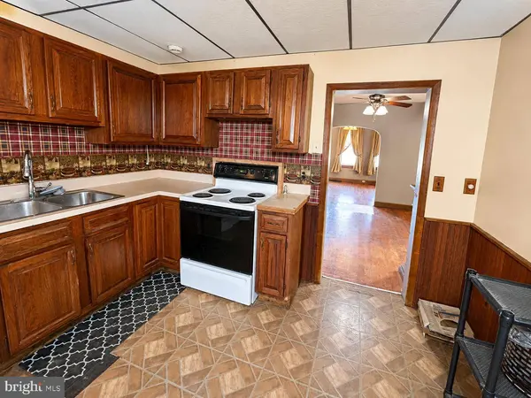 20 S 6TH AVE, Lebanon, PA 17042