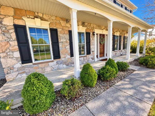 502 STONEBRIDGE DR, Lebanon, PA 17042