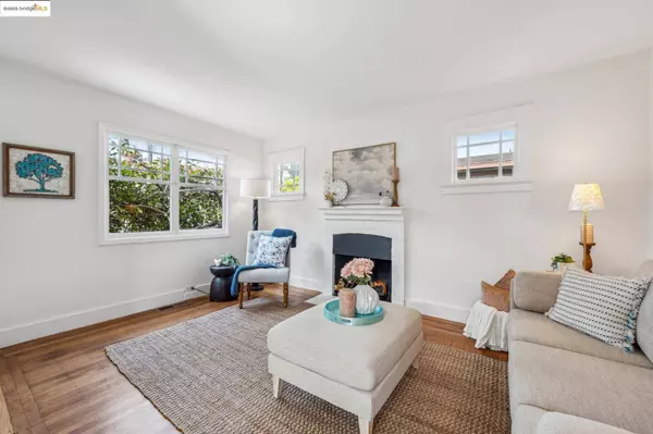 1040 Camelia St, Berkeley, CA 94710