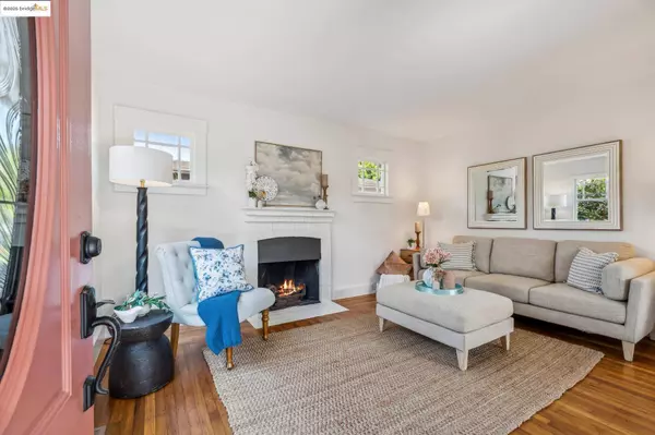 1040 Camelia St, Berkeley, CA 94710