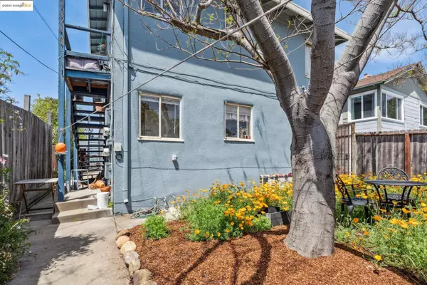 688 Alcatraz Ave, Oakland, CA 94609