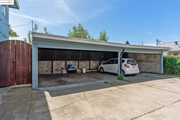 688 Alcatraz Ave, Oakland, CA 94609