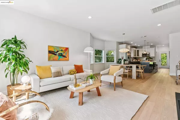 5618 Dover St, Oakland, CA 94609