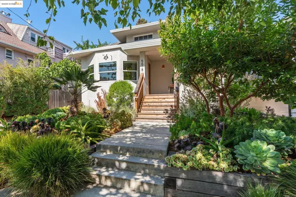 5618 Dover St, Oakland, CA 94609