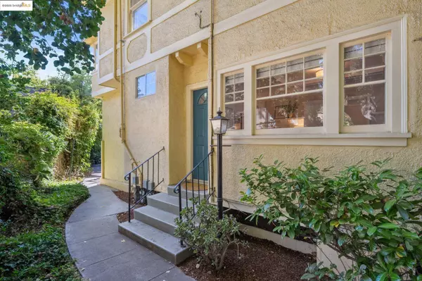 2842 Woolsey St #4, Berkeley, CA 94705