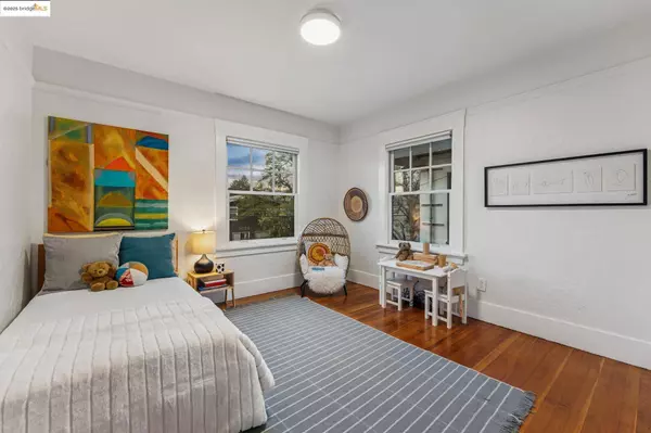 3033 Regent St, Berkeley, CA 94705