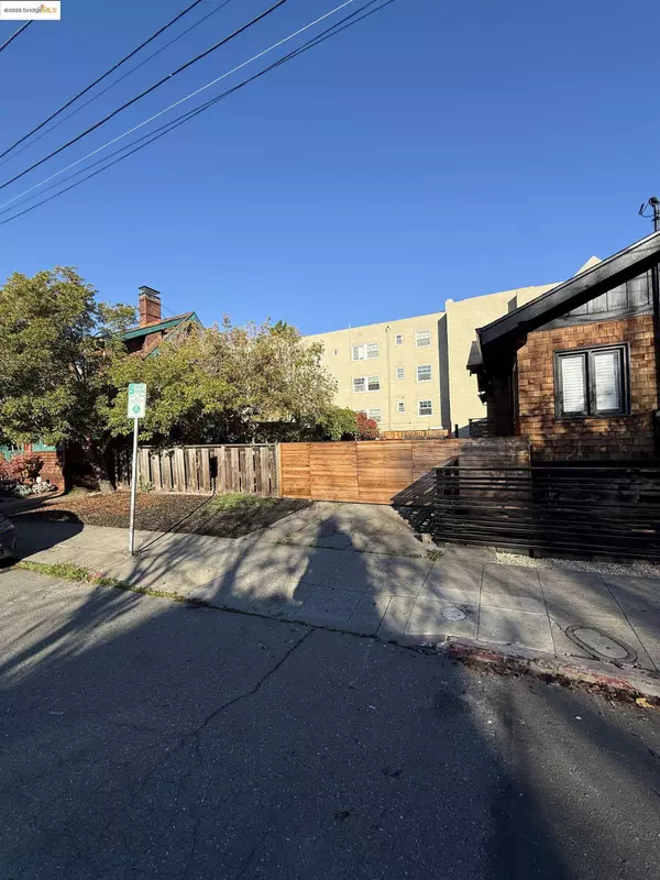 2477 Prince St, Berkeley, CA 94705