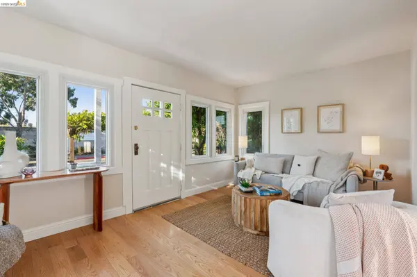 1322 Bancroft Way, Berkeley, CA 94702