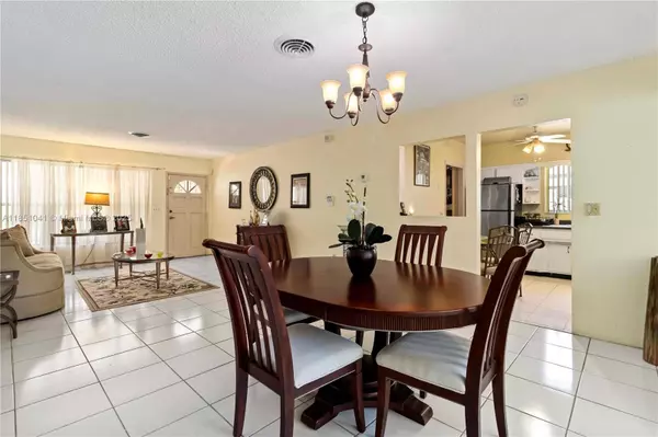 North Miami Beach, FL 33162