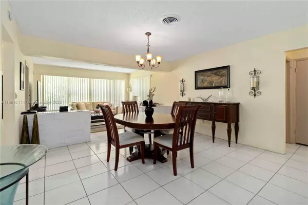 North Miami Beach, FL 33162