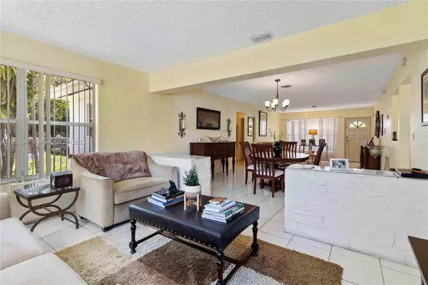 North Miami Beach, FL 33162