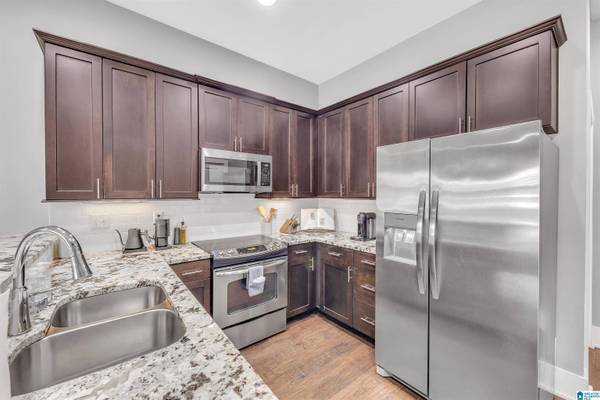 708 BARRISTERS COURT #708, Birmingham, AL 35242