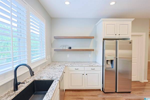 2348 JIM RANEY LANE, Bessemer, AL 35023