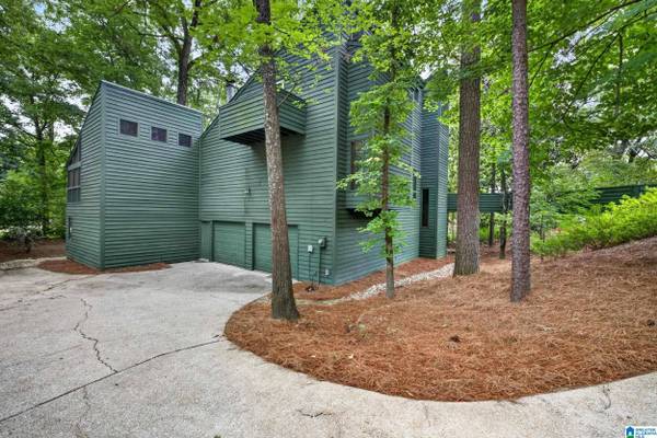 2905 KIRKCALDY LANE, Birmingham, AL 35242