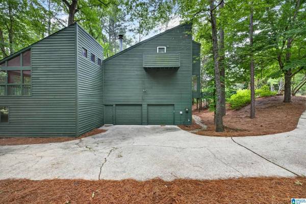 2905 KIRKCALDY LANE, Birmingham, AL 35242