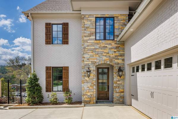 1723 COLLINWOOD COURT, Vestavia Hills, AL 35243