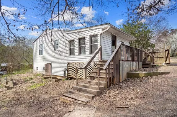 6219 Holly Ann ST SE, Acworth, GA 30102