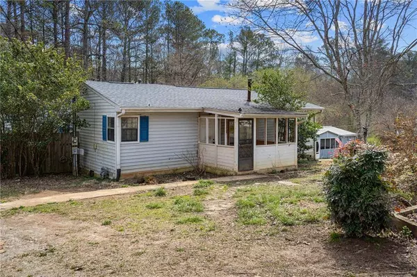 6219 Holly Ann ST SE, Acworth, GA 30102